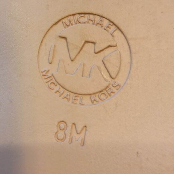 Michael Kors Daisy Yellow Logo Plate T-Strap Sandals - Picture 9 of 11